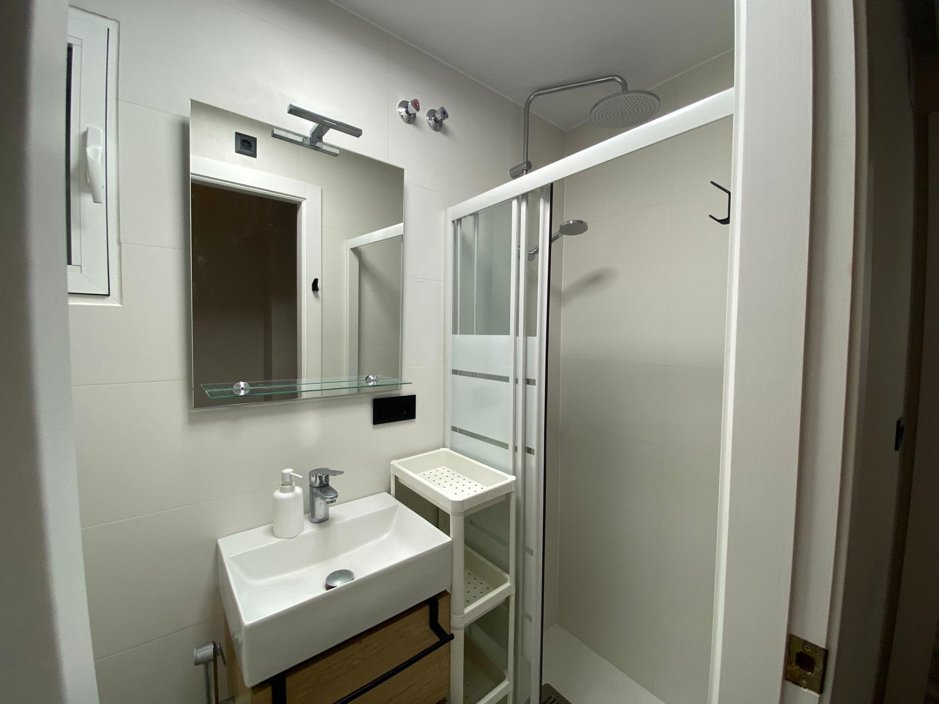 Felújított apartman a Playa del Curánál Torreviejában - Kép 14