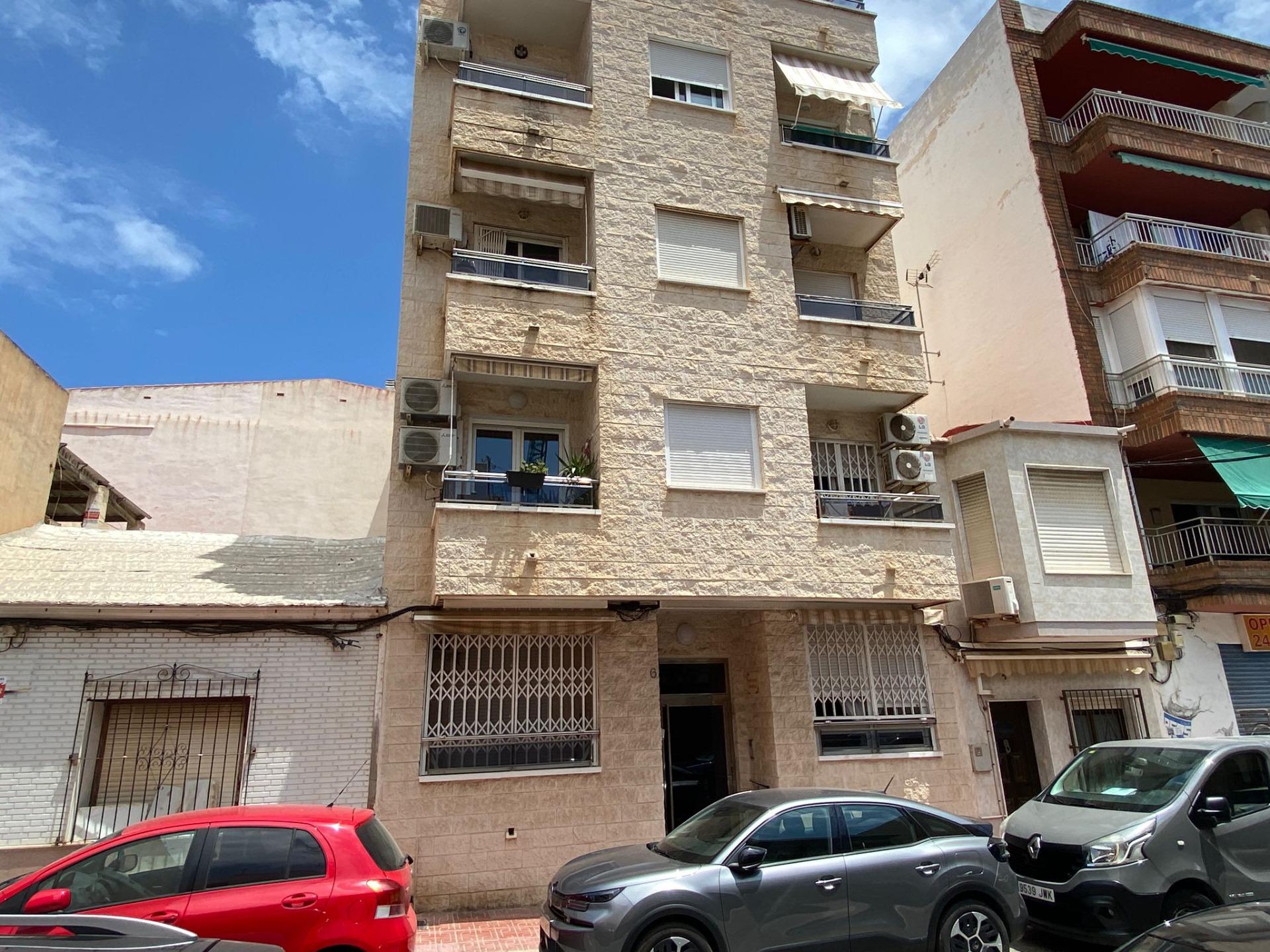 Felújított apartman a Playa del Curánál Torreviejában - Kép 17