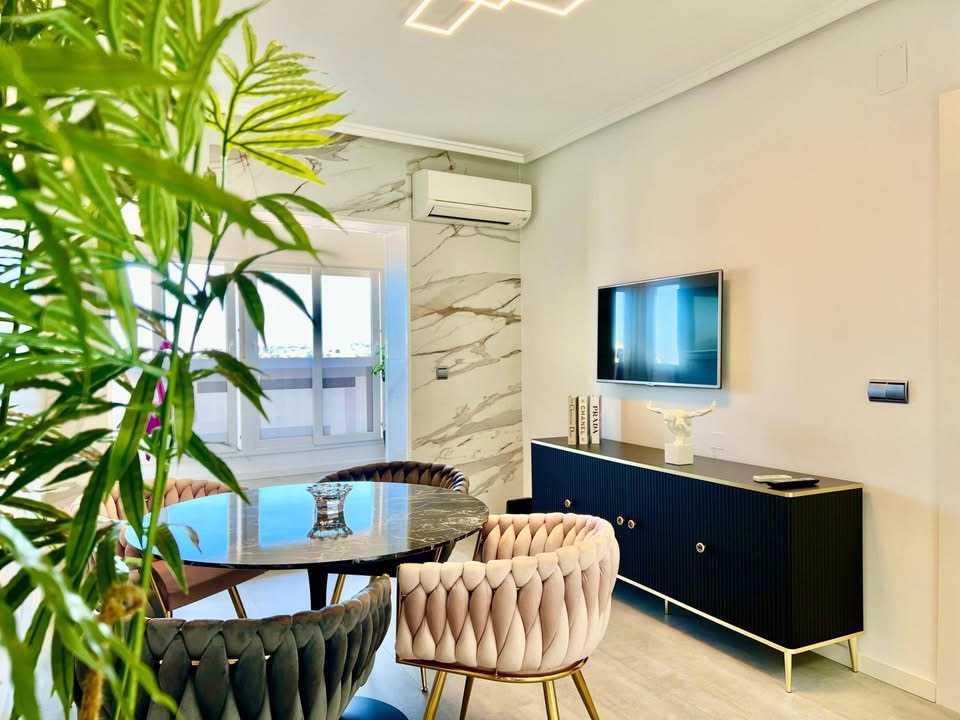 Gyönyörűen felújított és berendezett penthouse - Kép 2