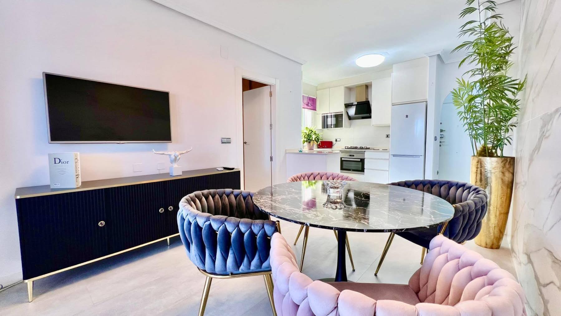 Gyönyörűen felújított és berendezett penthouse - Kép 4