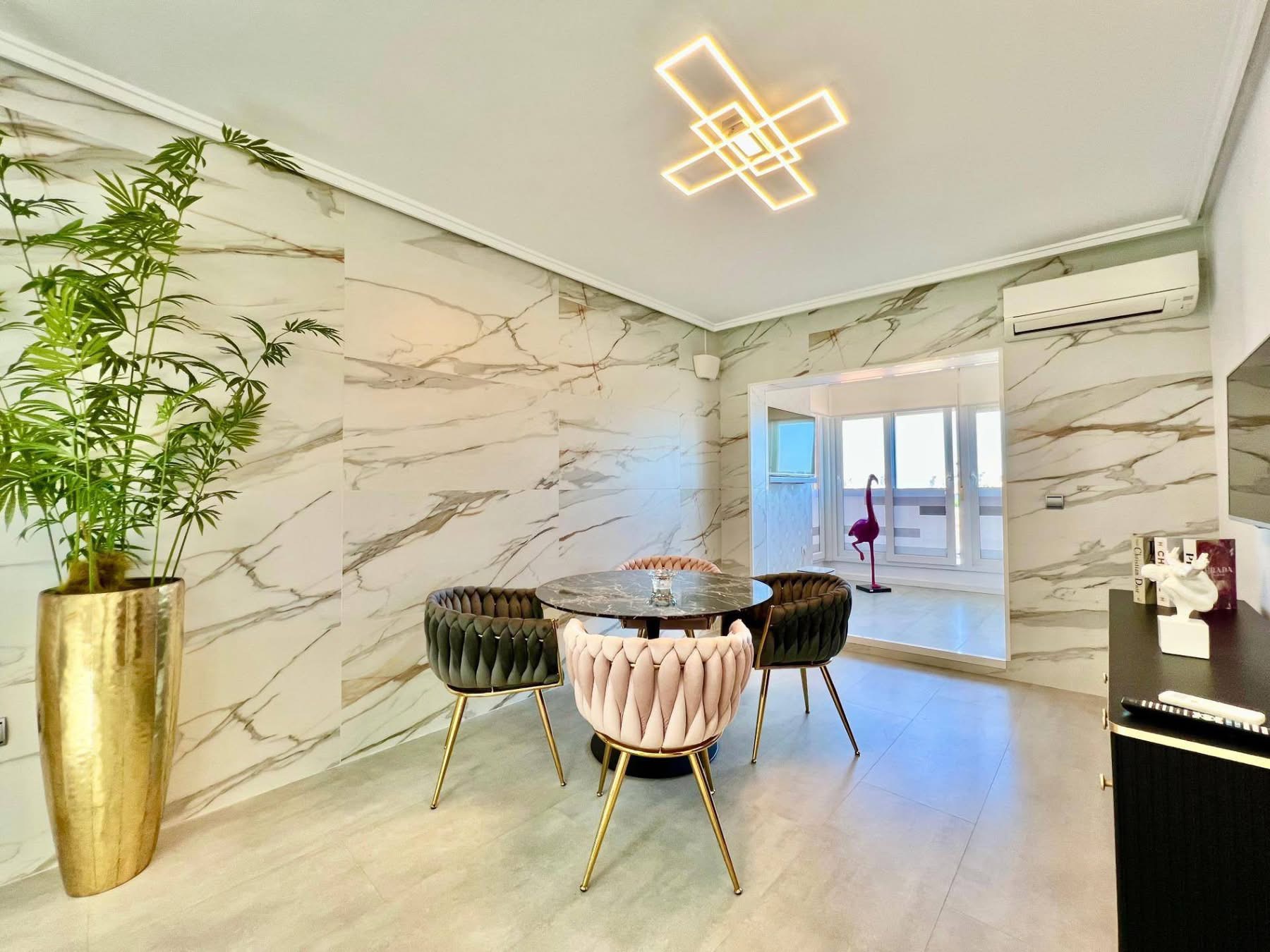 Gyönyörűen felújított és berendezett penthouse - Kép 7